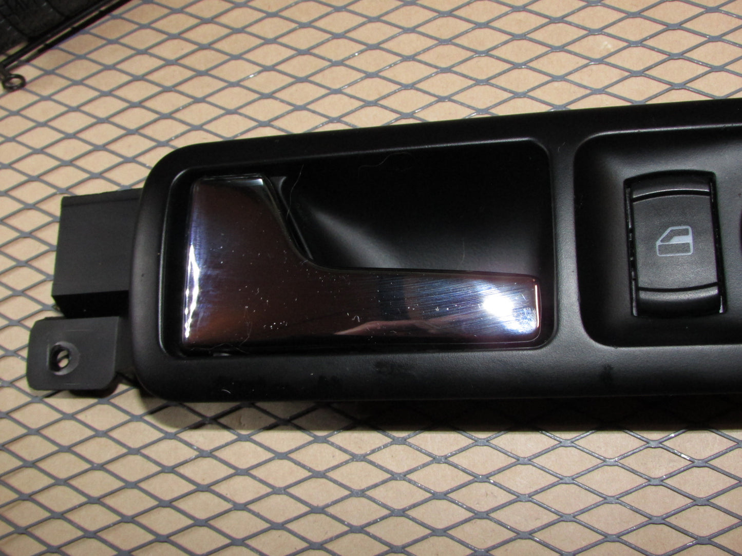 99 00 01 02 03 04 05 Volkswagen Passat OEM Rear Interior Door Handle - Left