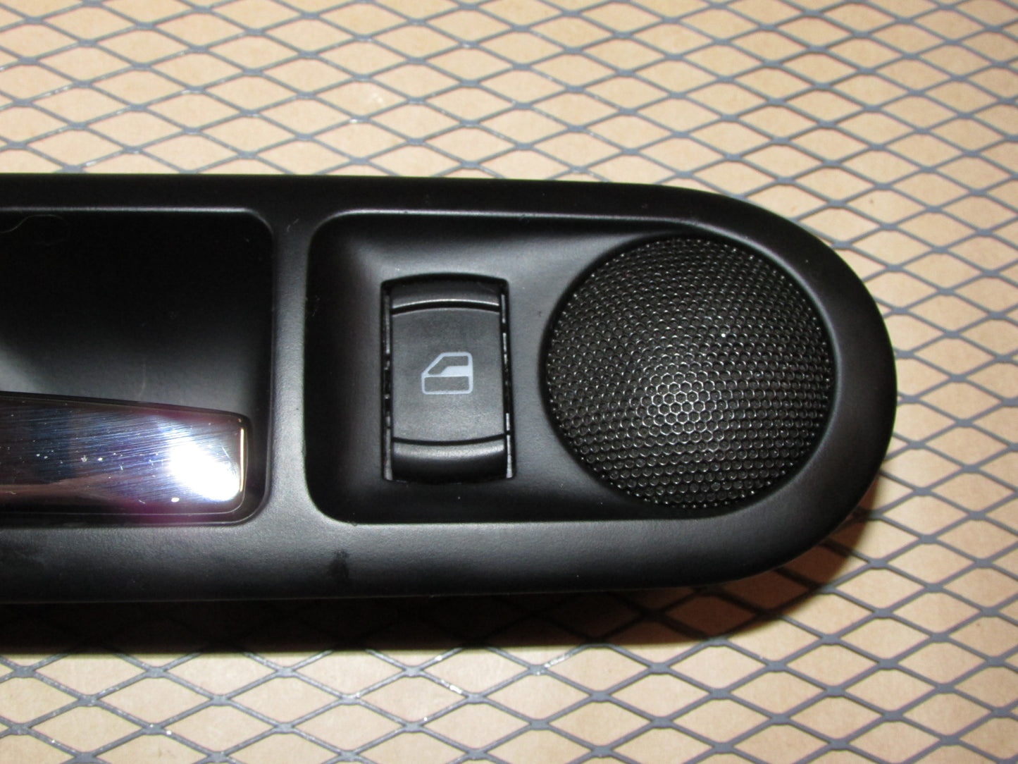 99 00 01 02 03 04 05 Volkswagen Passat OEM Rear Interior Door Handle - Left