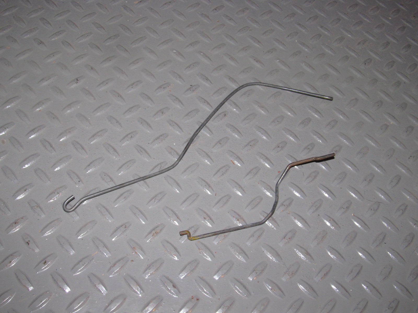 88 89 90 91 Honda Civic Sedan Front Door Latch Handle Linkage Rod - Right