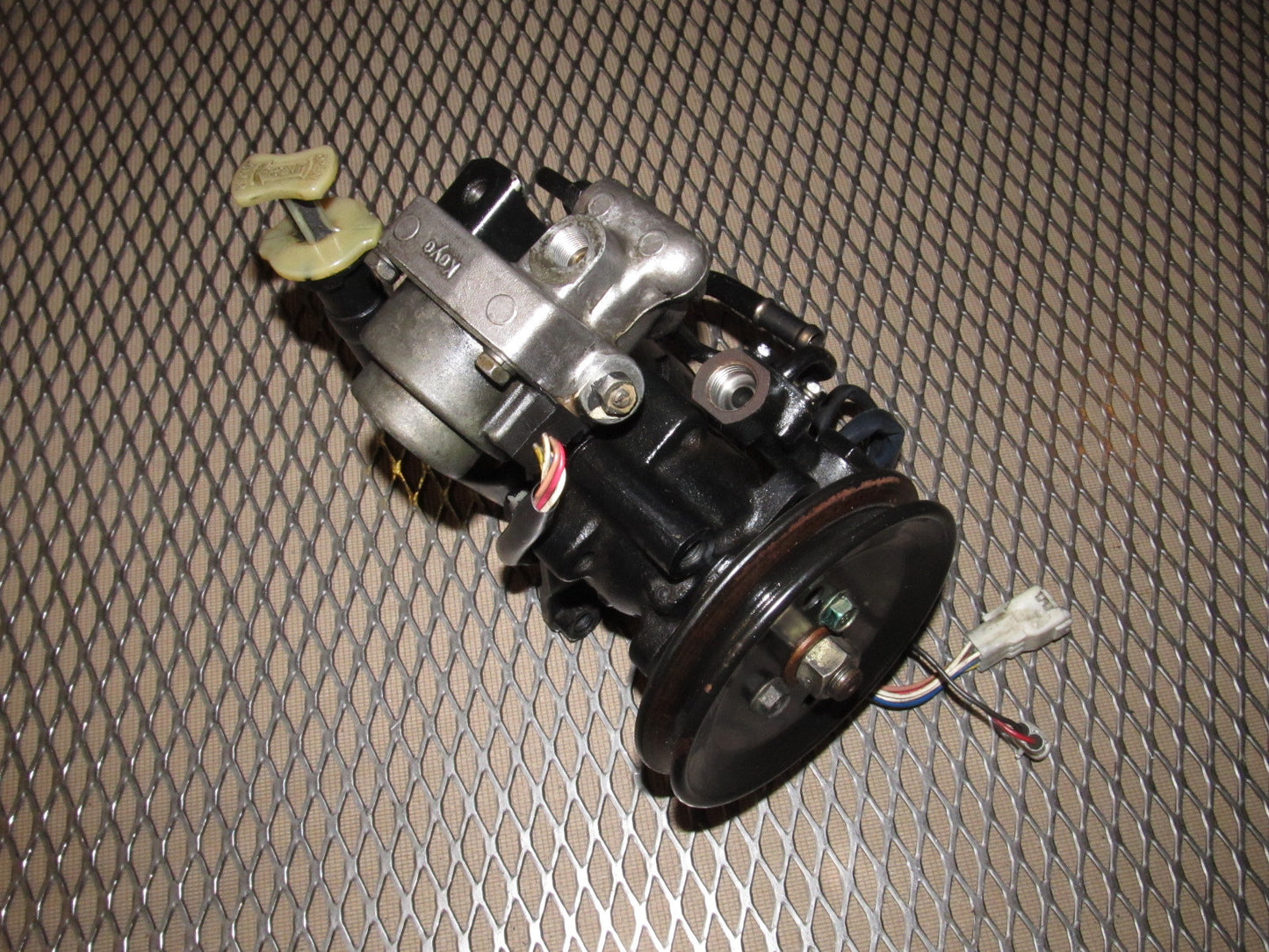 88 Mazda RX7 OEM Power Steering Pump Assembly
