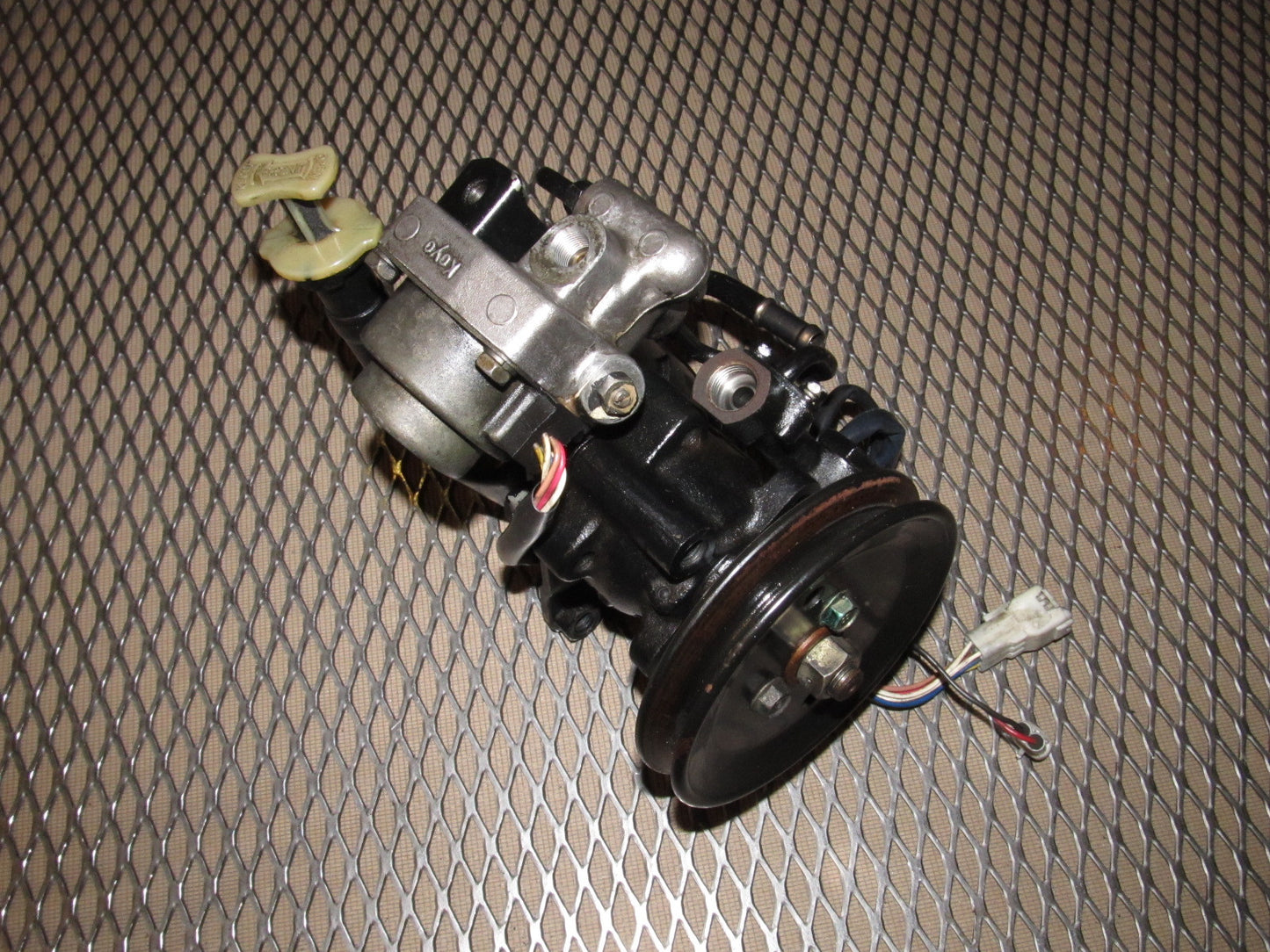 88 Mazda RX7 OEM Power Steering Pump Assembly