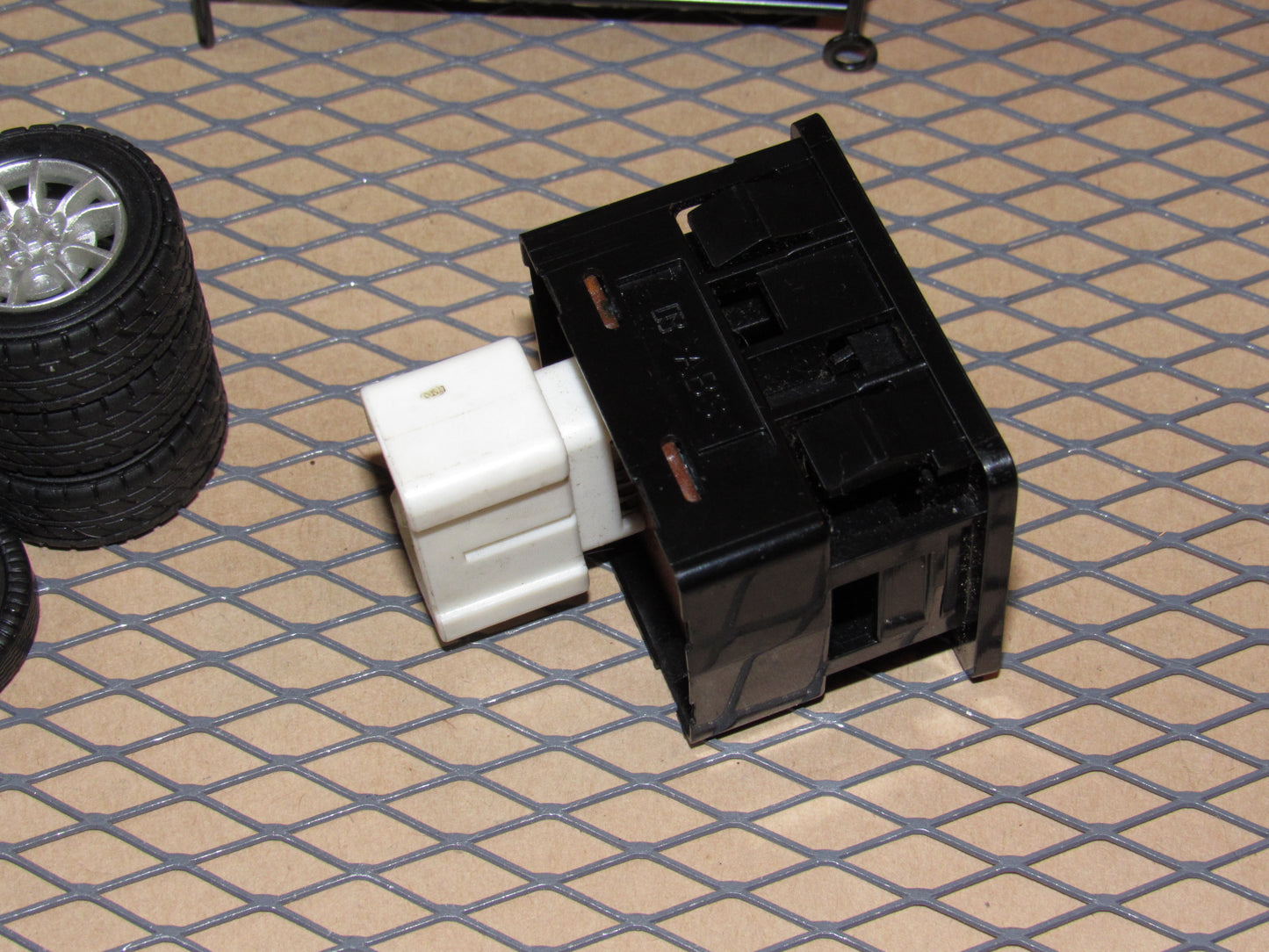 99 00 01 02 03 Lexus RX300 OEM Power Mirror Switch