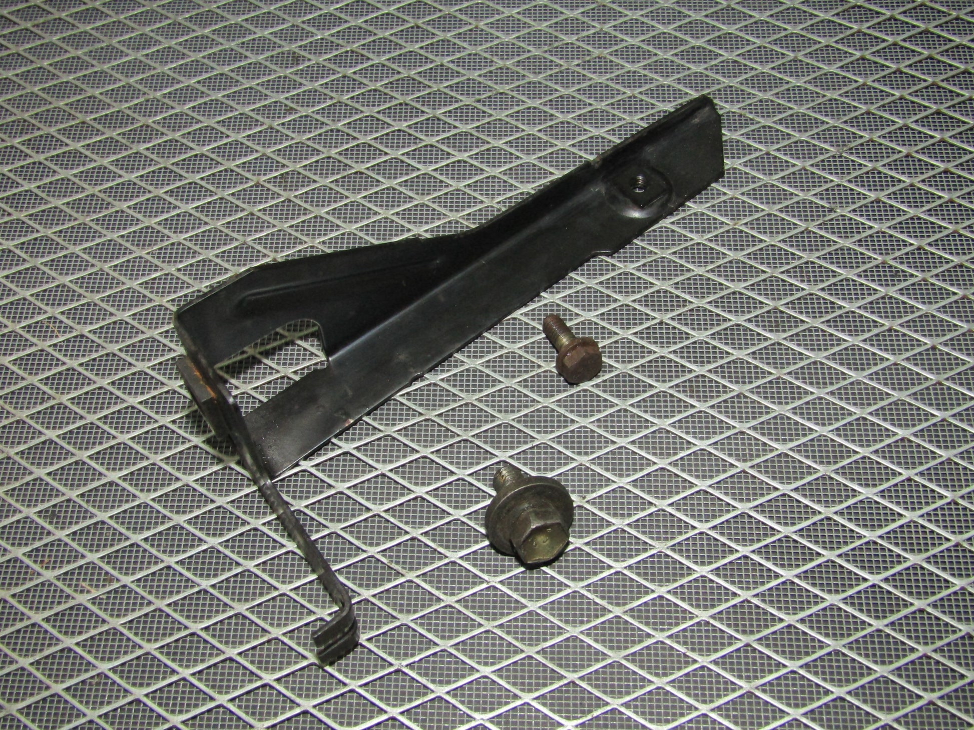 92 93 94 95 BMW 325 OEM Engine Oil Dipstick Holder Bracket