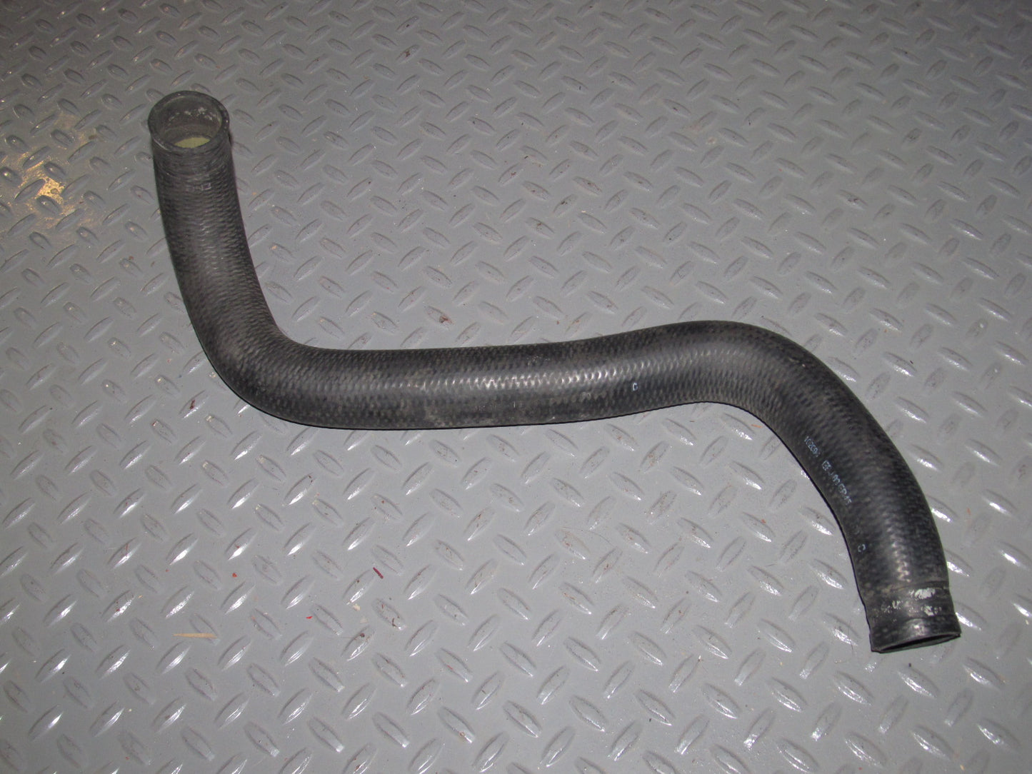 94 95 96 97 98 Ford Mustang V6 Upper Radiator Hose