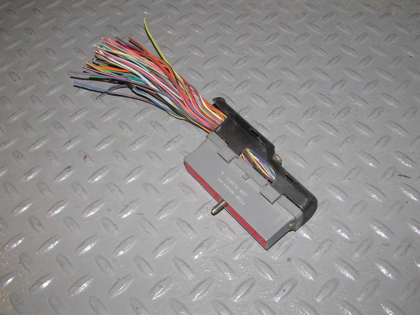 96 97 98 99 Mercury Sable V6 Engine Computer Pigtail Harness