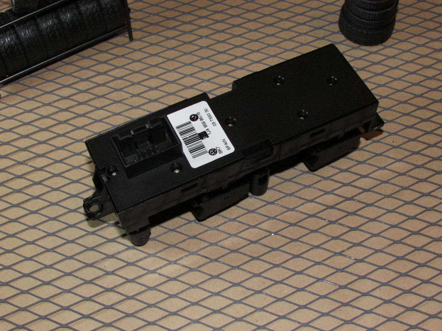 99 00 01 02 03 04 05 Volkswagen Passat OEM Front Window Switch - Left