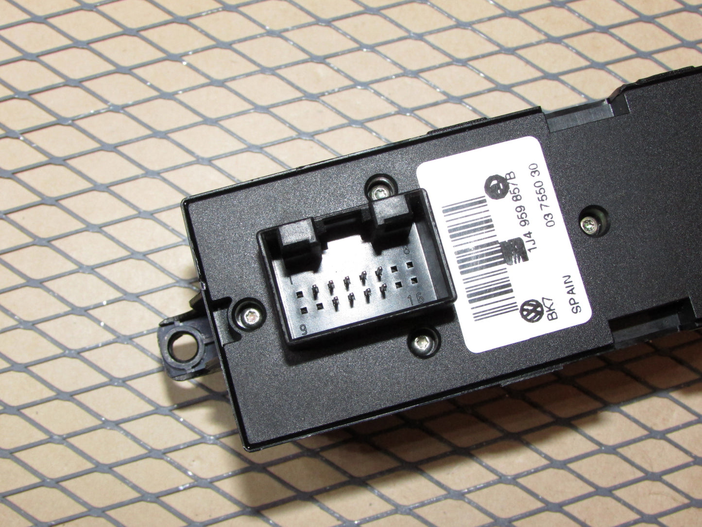 99 00 01 02 03 04 05 Volkswagen Passat OEM Front Window Switch - Left