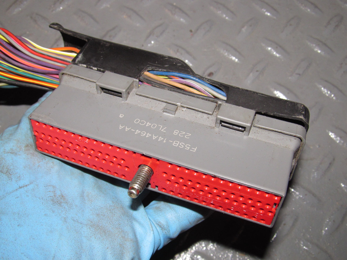 96 97 98 99 Mercury Sable V6 Engine Computer Pigtail Harness