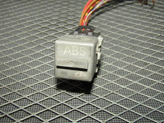 92 93 94 95 BMW 325 OEM ABS Relay 10.0822-00201