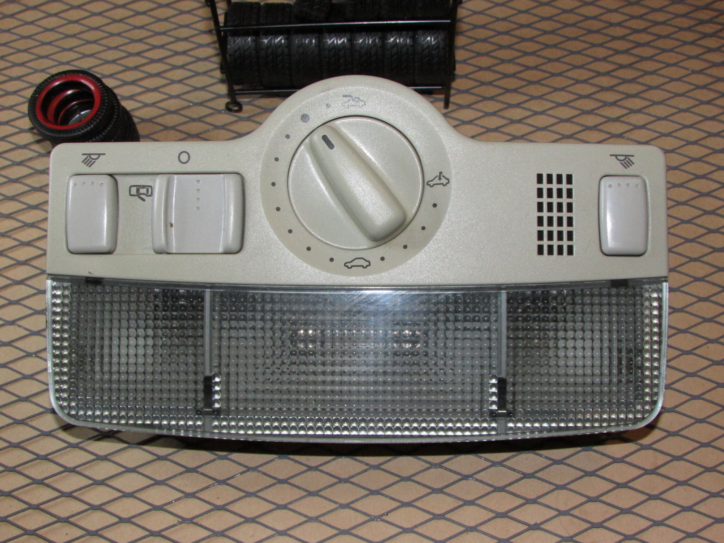 99 00 01 02 03 04 05 Volkswagen Passat OEM Interior Dome Map Light