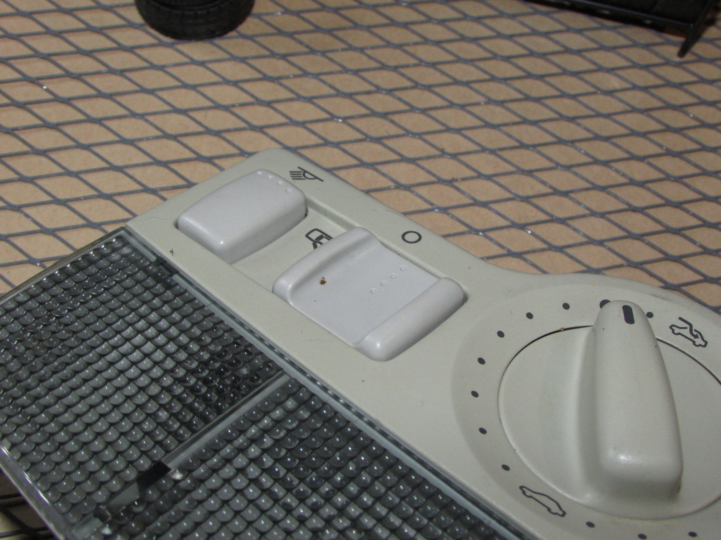 99 00 01 02 03 04 05 Volkswagen Passat OEM Interior Dome Map Light