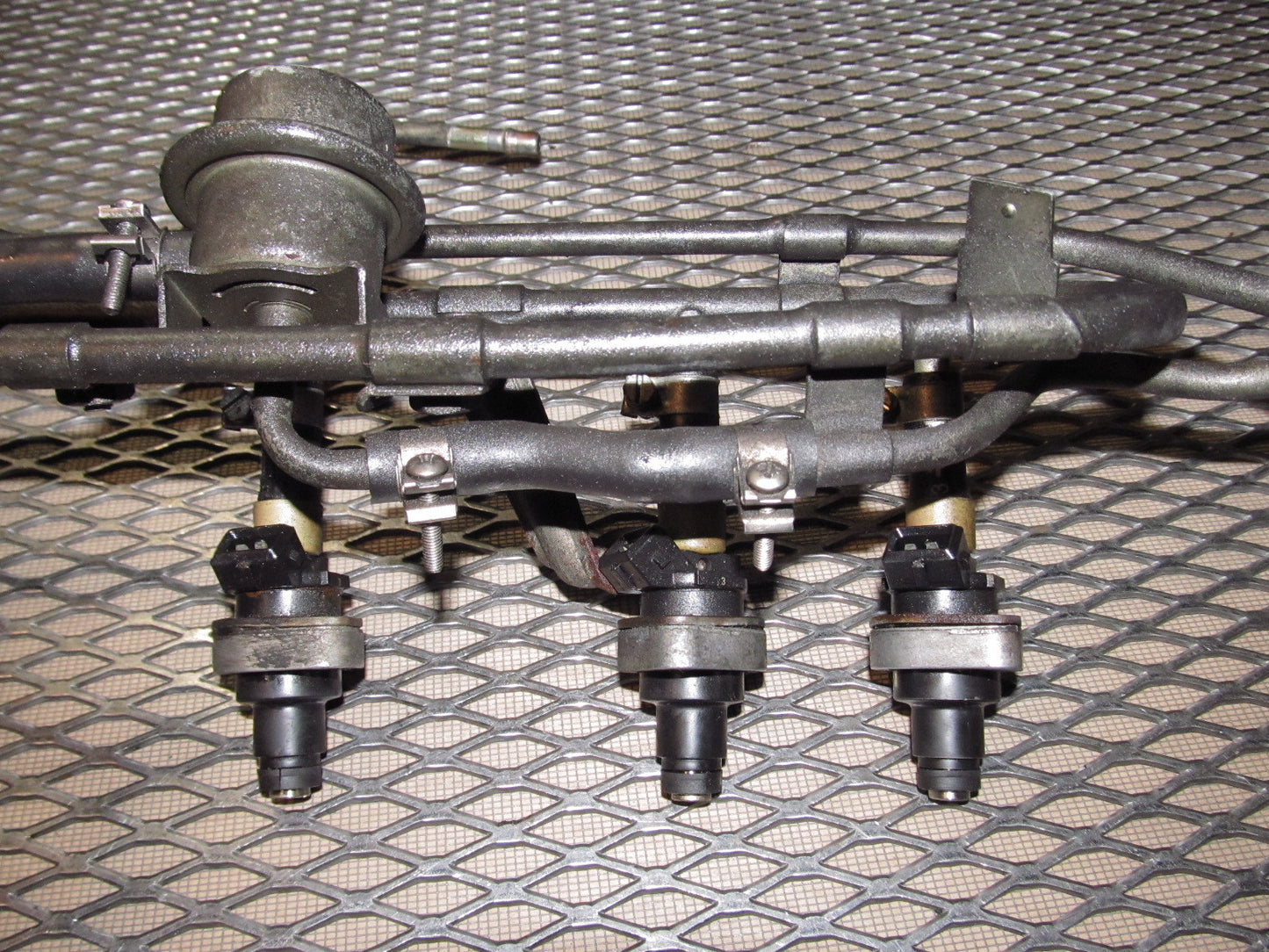 79 80 Datsun 280zx OEM Fuel Rail & Injectors Assembly