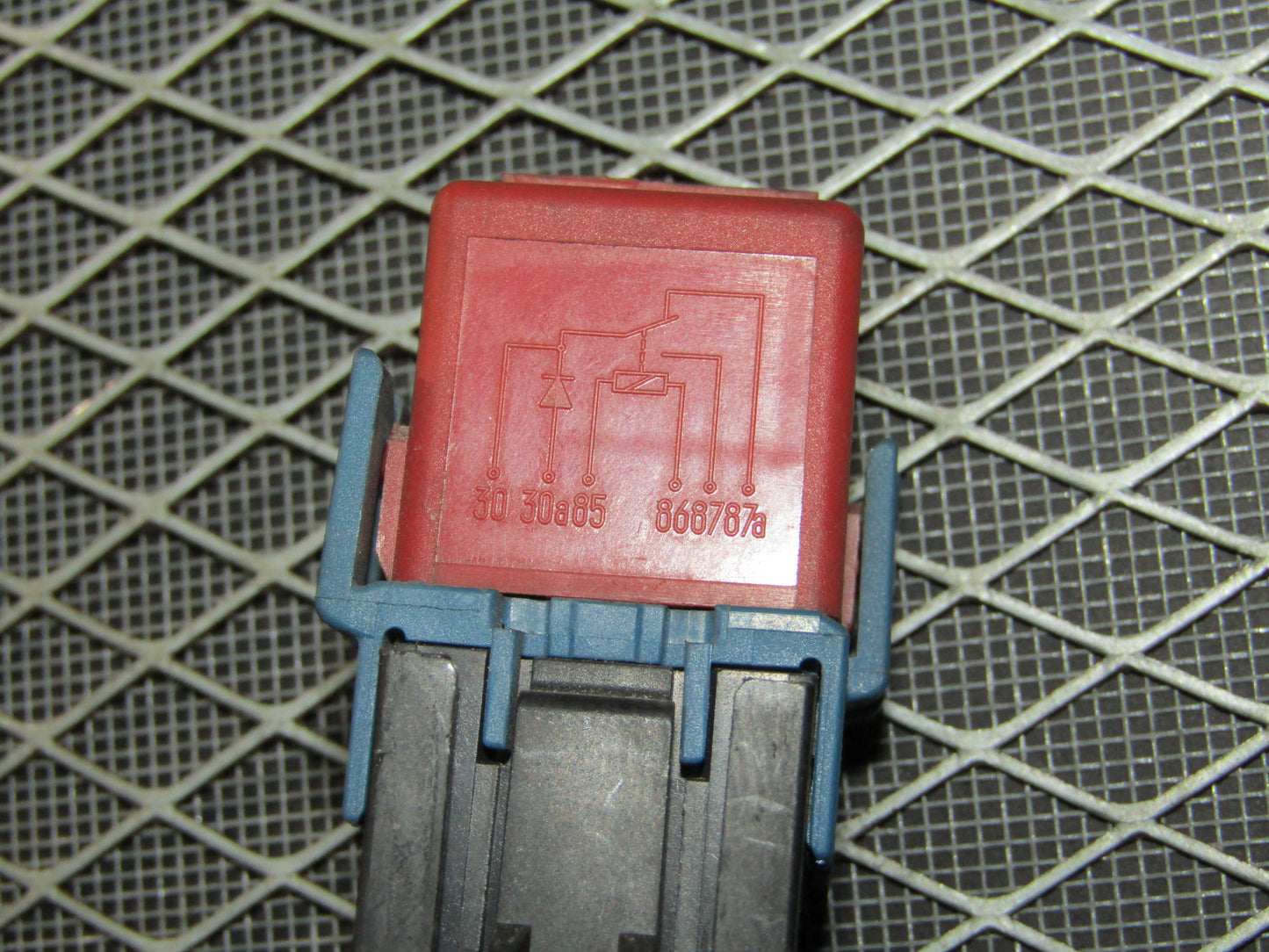 92 93 94 95 BMW 325 OEM ABS Relay 10.0822-0019.1
