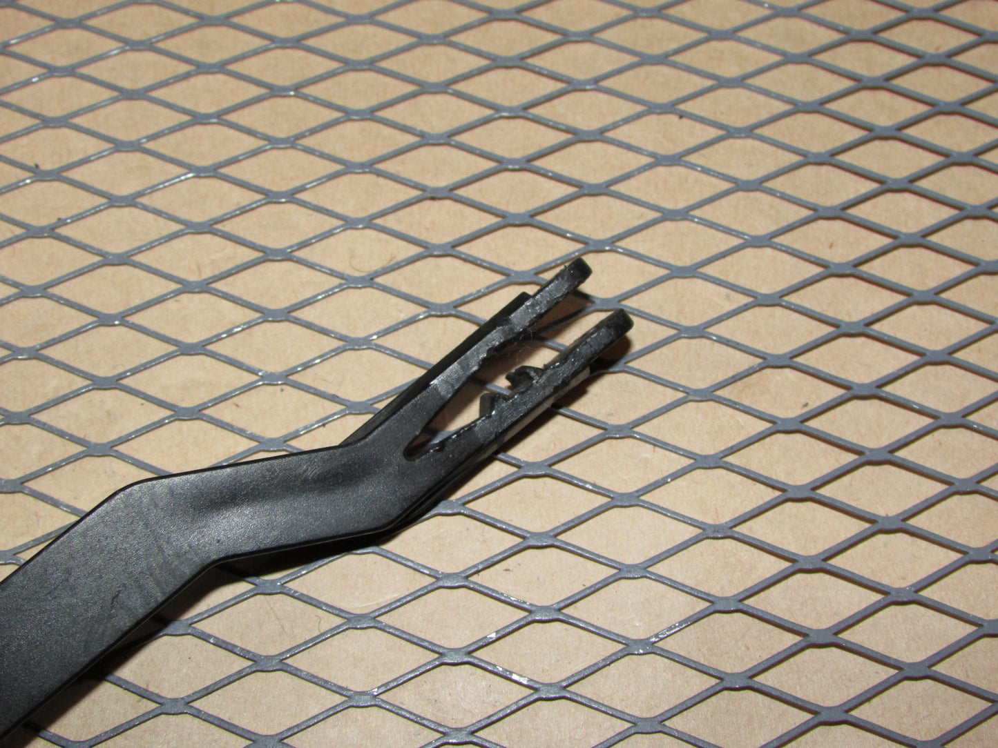 99 00 01 02 03 04 05 Volkswagen Passat OEM Hood Release Lever Switch Handle