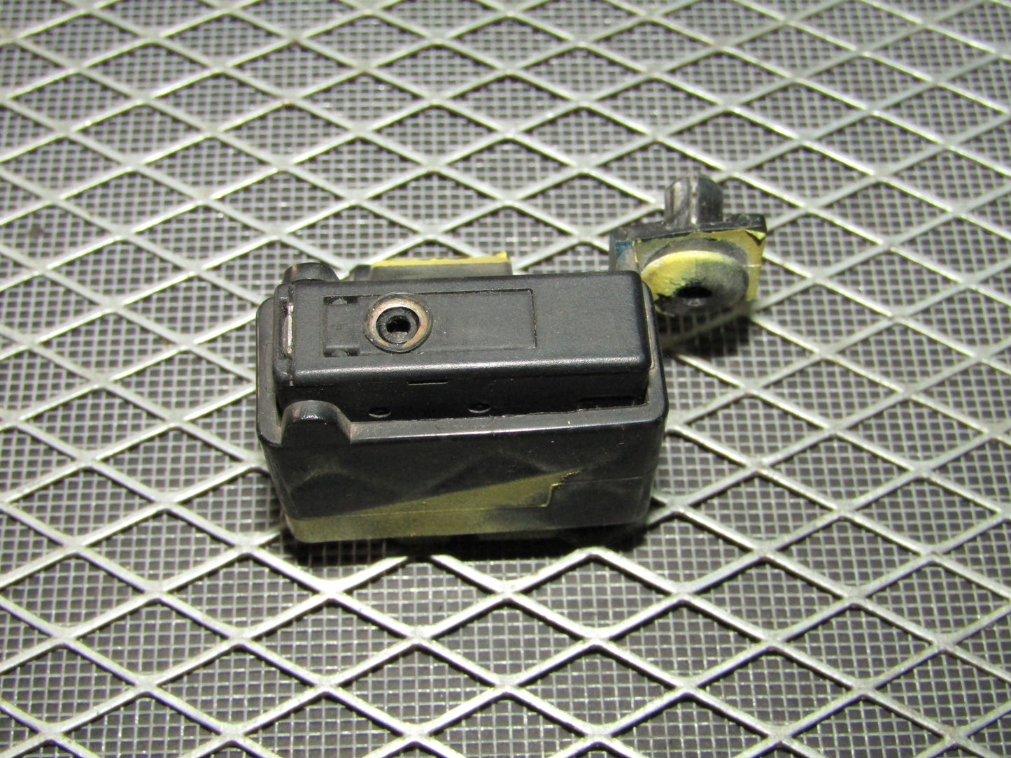 92 93 94 95 BMW 325 OEM Relay 8350549 37.94/06