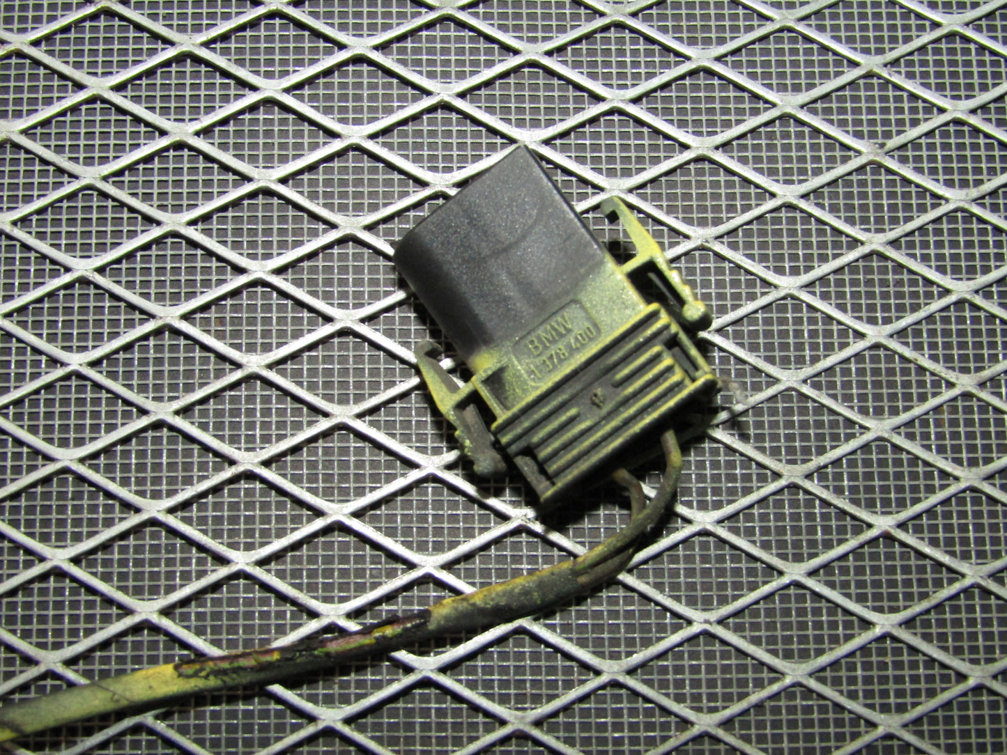 92 93 94 95 BMW 325 OEM Relay 8350549 37.94/06 Pigtail Harness