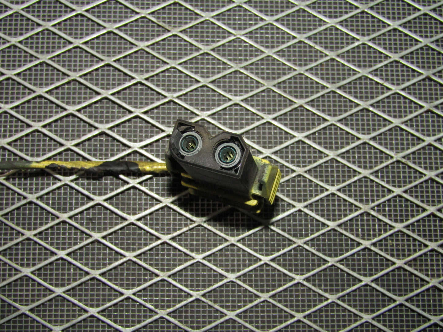 92 93 94 95 BMW 325 OEM Relay 8350549 37.94/06 Pigtail Harness
