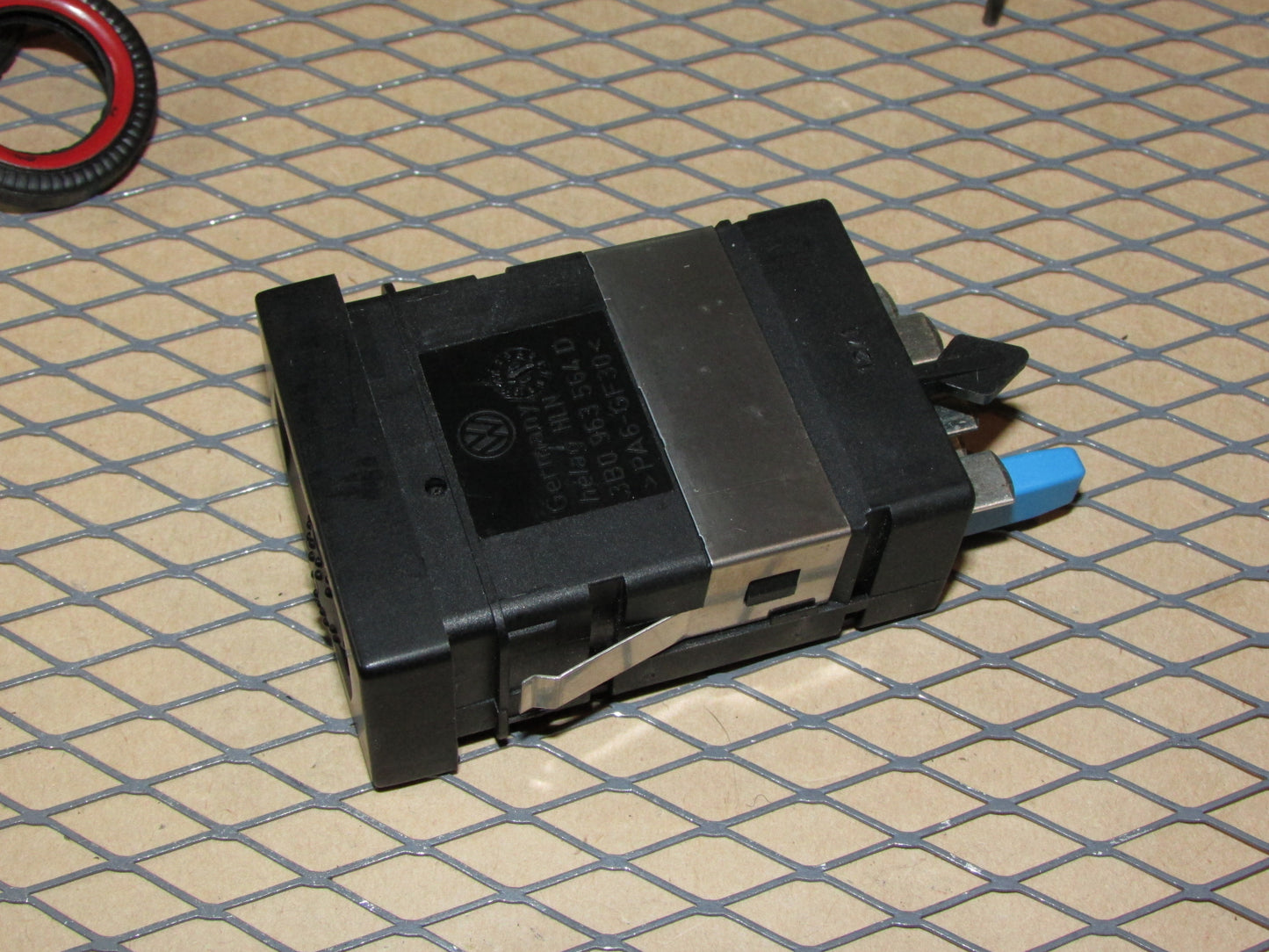 99 00 01 02 03 04 05 Volkswagen Passat OEM Front Heated Seat Switch - Right