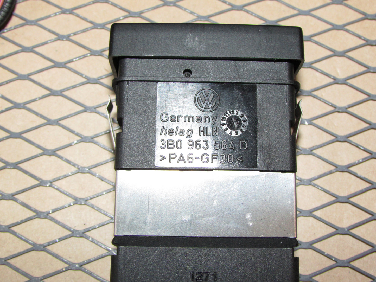 99 00 01 02 03 04 05 Volkswagen Passat OEM Front Heated Seat Switch - Right