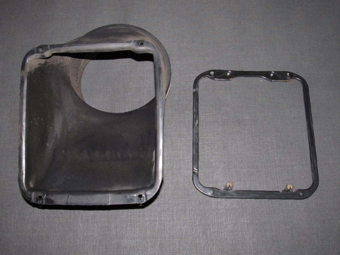 85 86 87 88 89 Toyota MR2 OEM Exterior Air Dam Vent Fan Shroud