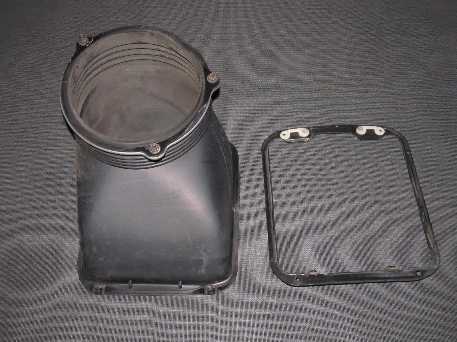 85 86 87 88 89 Toyota MR2 OEM Exterior Air Dam Vent Fan Shroud