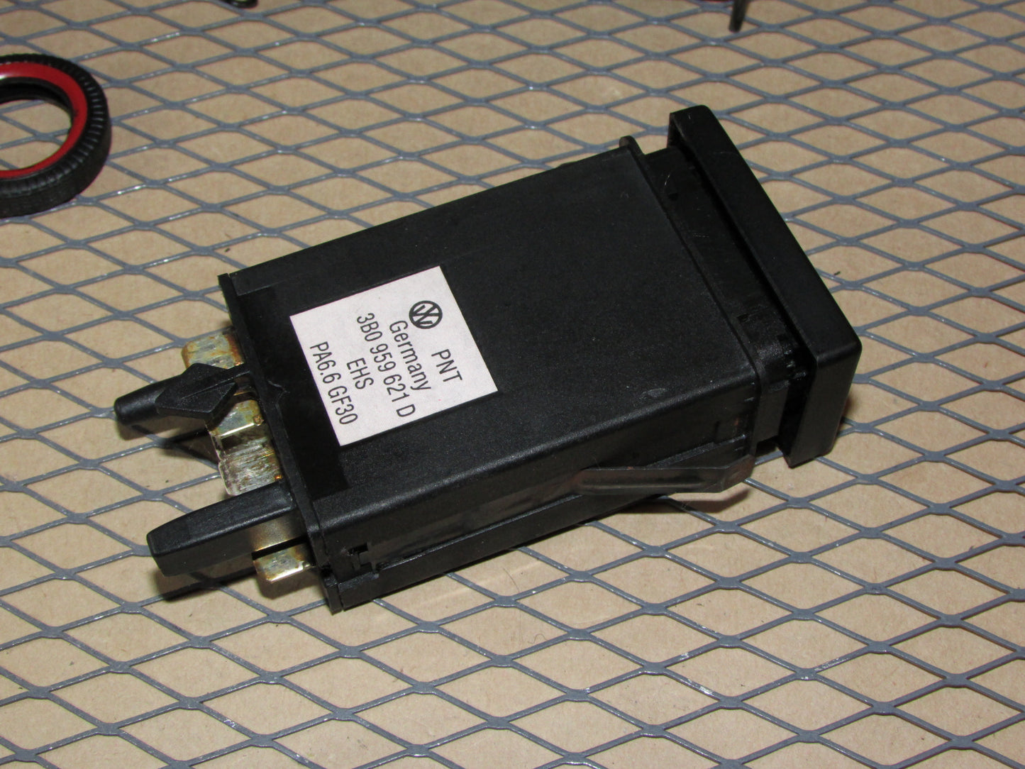 99 00 01 02 03 04 05 Volkswagen Passat OEM Rear Defroster Switch