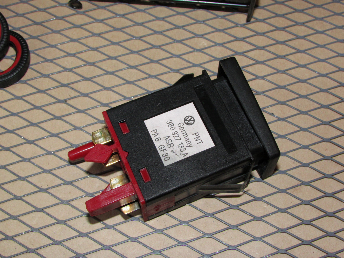 99 00 01 02 03 04 05 Volkswagen Passat OEM Anti Slip Regulator ASR Traction Switch