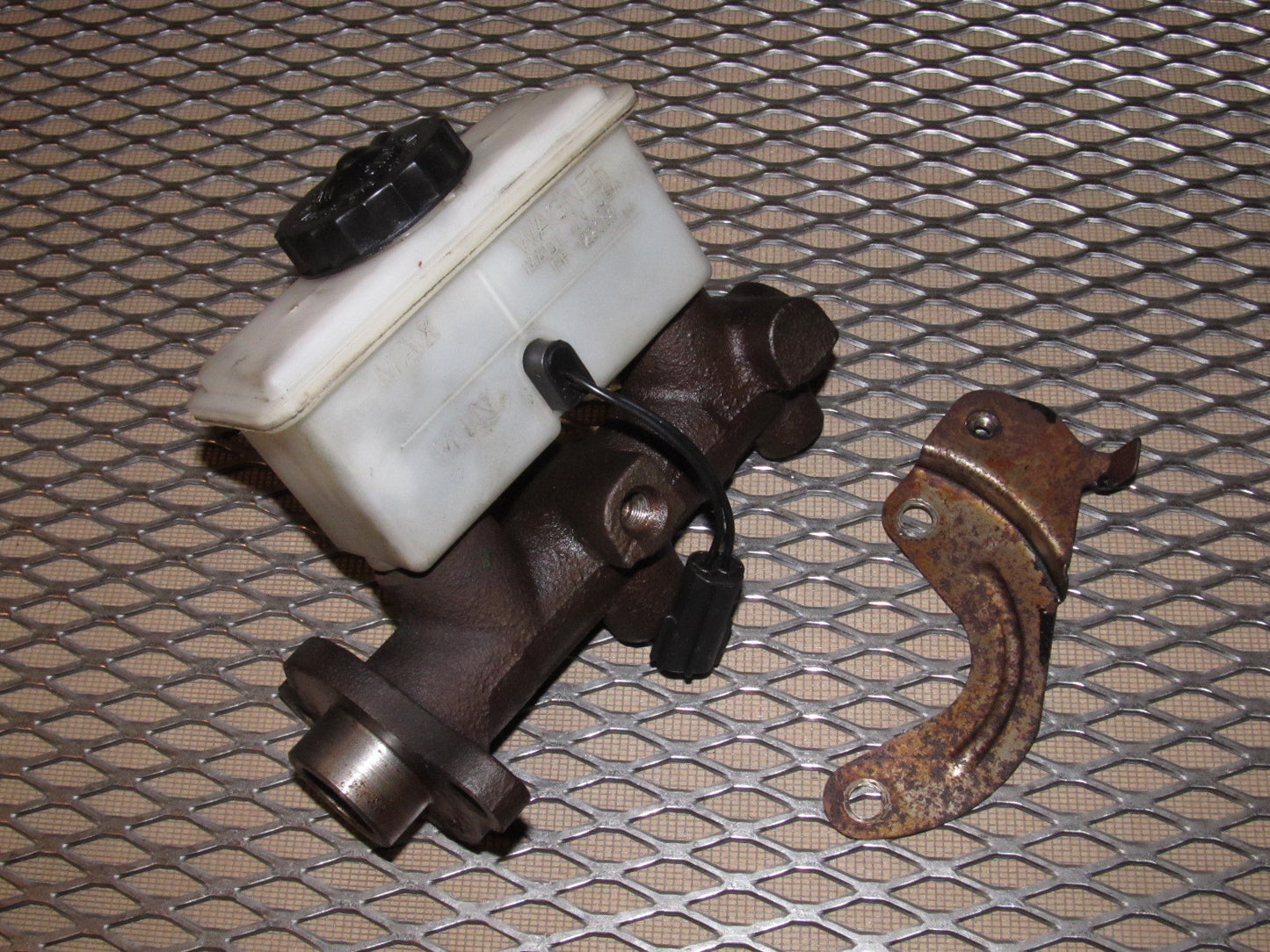 86 87 88 Mazda RX7 OEM Brake Master Cylinder