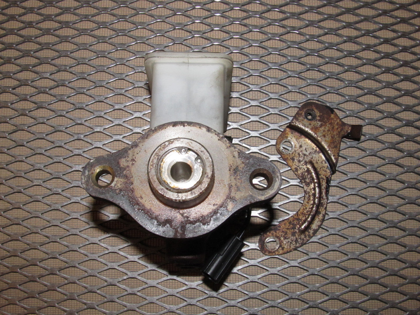 86 87 88 Mazda RX7 OEM Brake Master Cylinder
