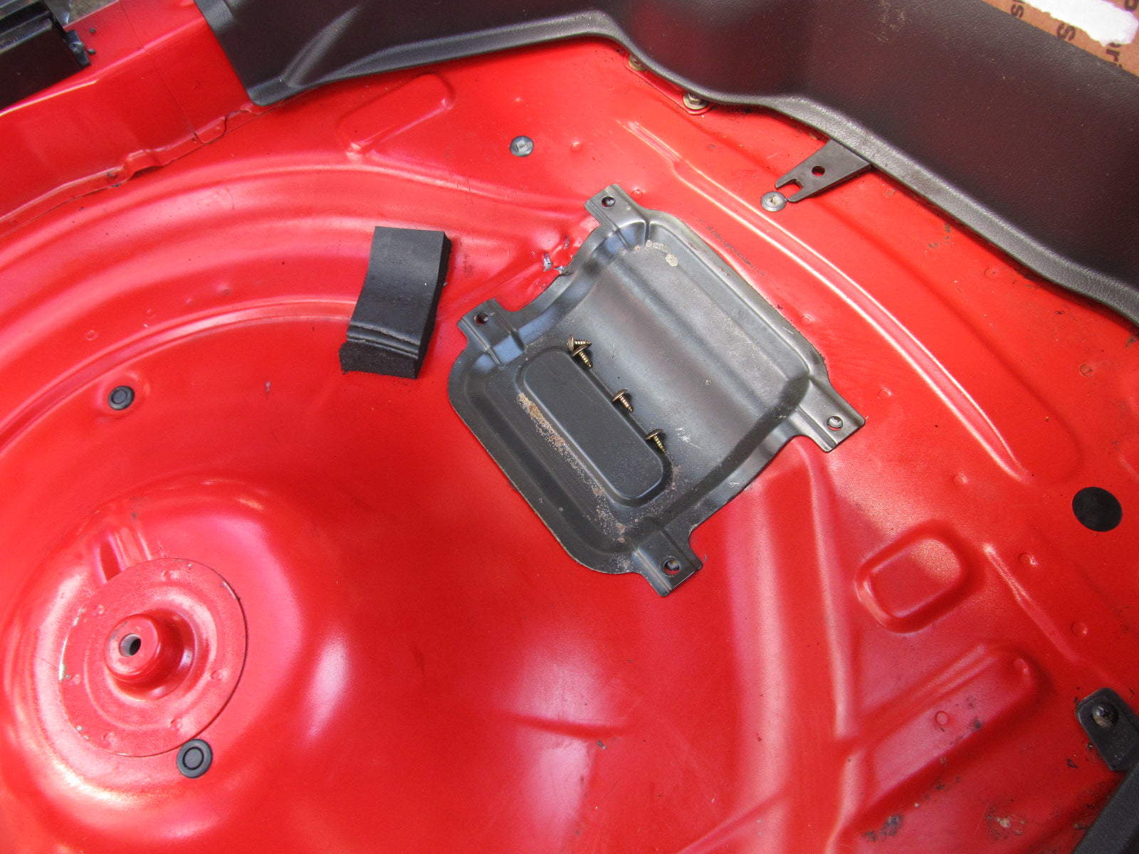 94 95 96 97 Mitsubishi 3000GT OEM Fuel Pump Access Cover