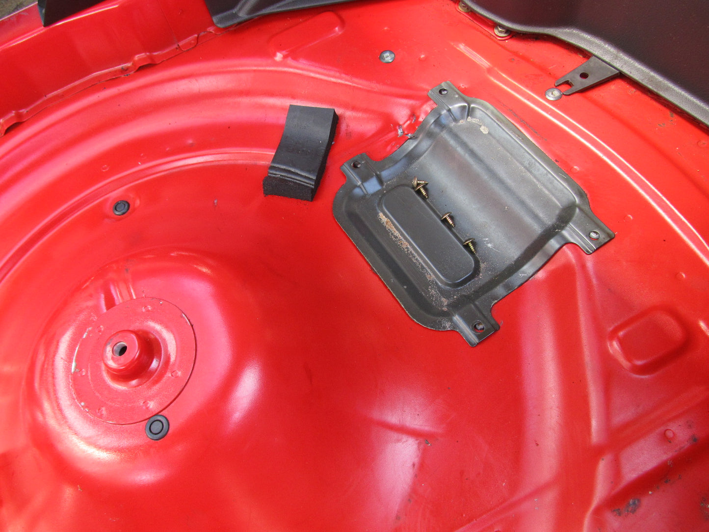 94 95 96 97 Mitsubishi 3000GT OEM Fuel Pump Access Cover