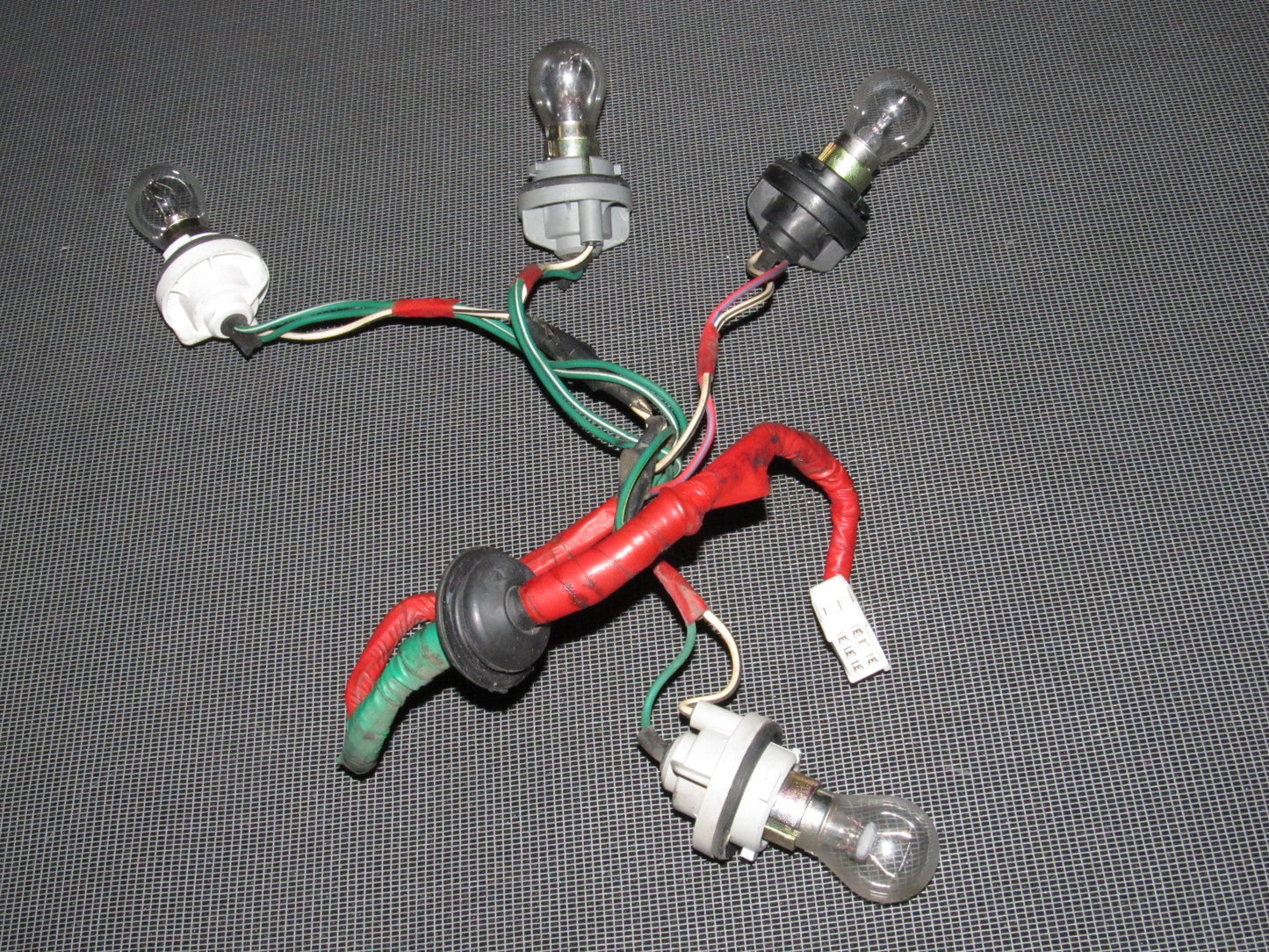 94 95 96 97 98 99 Toyota Celica Covertible Tail Light Bulb Socket Left