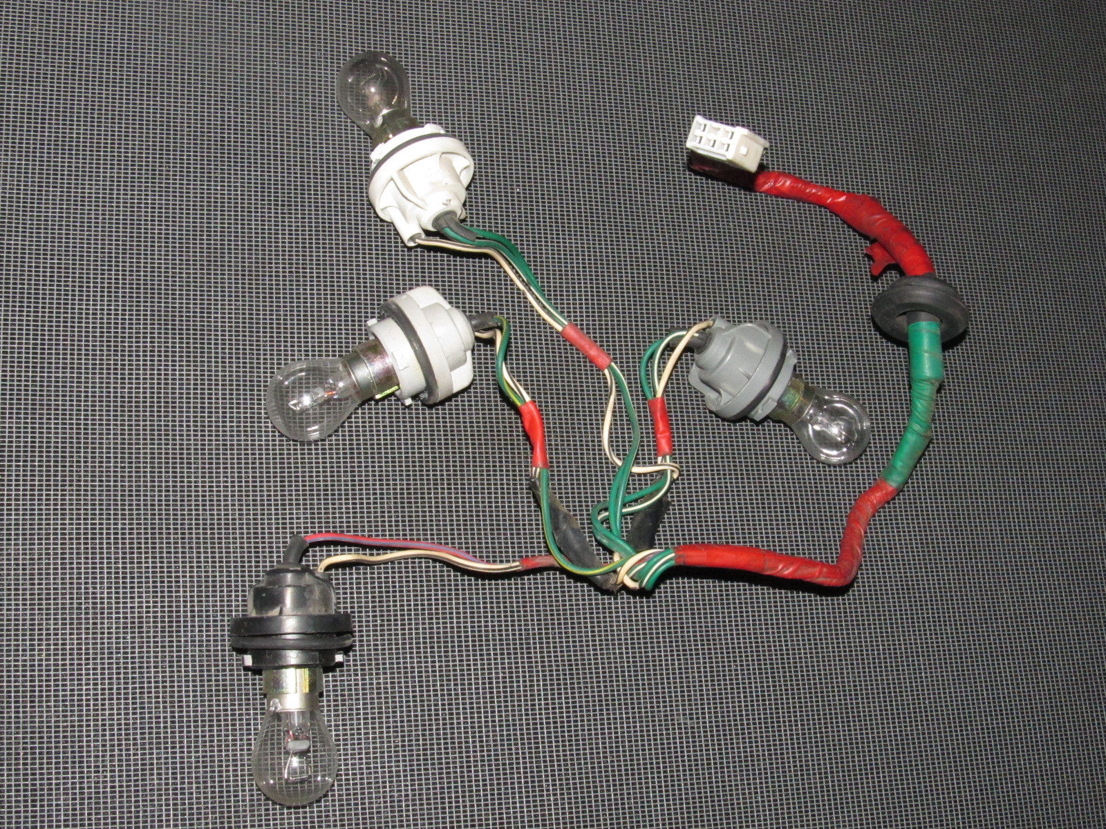 94 95 96 97 98 99 Toyota Celica Covertible Tail Light Bulb Socket Right