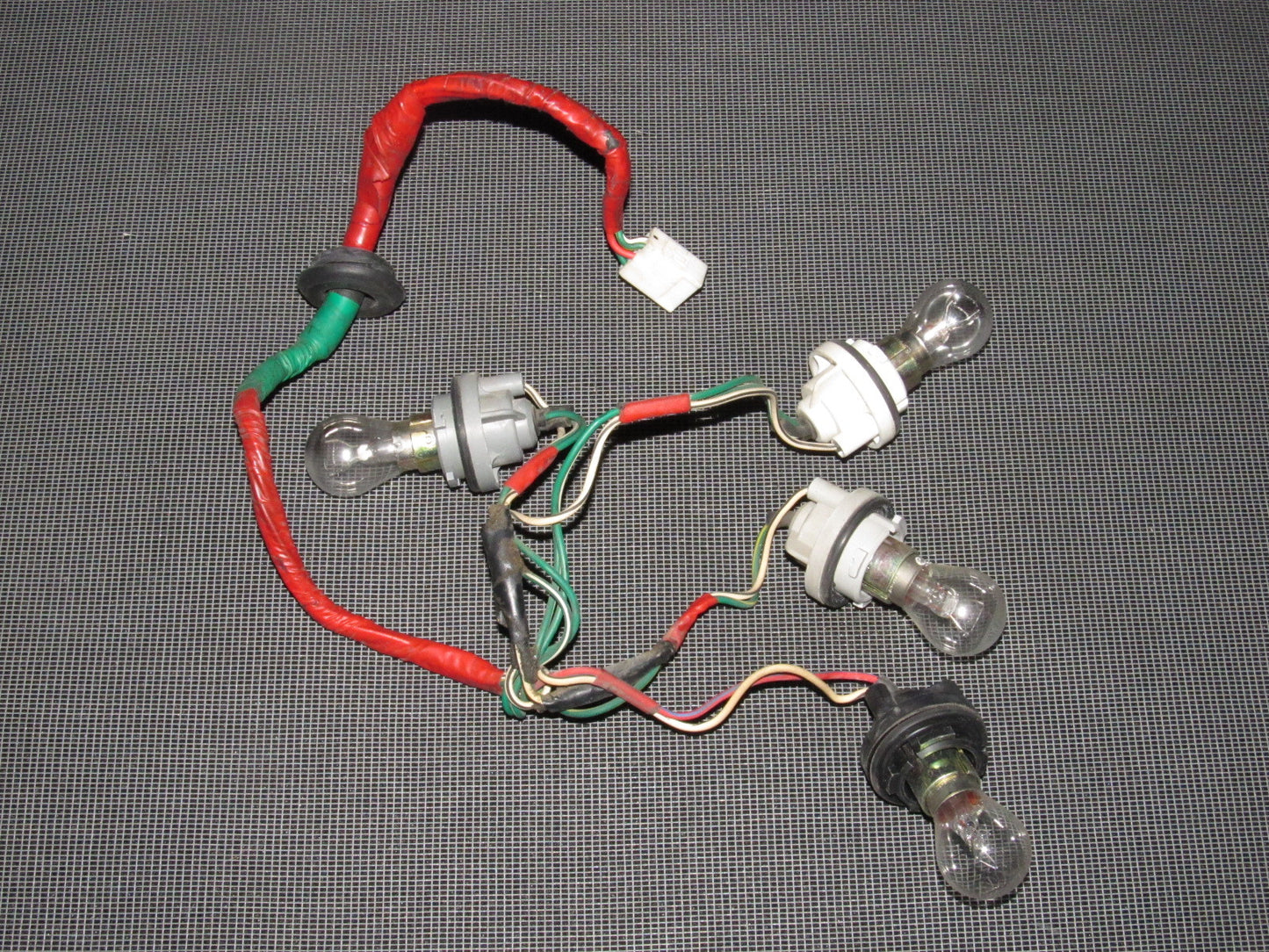 94 95 96 97 98 99 Toyota Celica Covertible Tail Light Bulb Socket Right