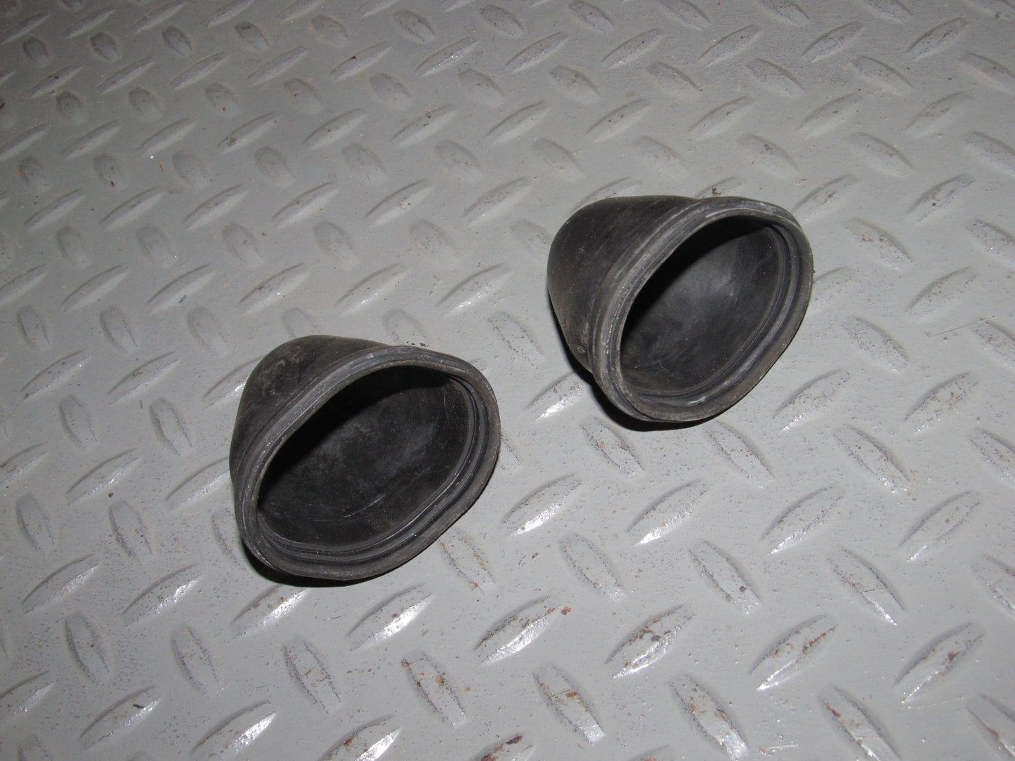 92 93 94 95 Honda Civic OEM Rear Shock Strut Tower Boot