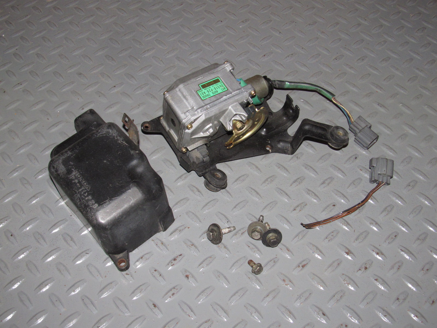 92 93 94 95 Honda Civic OEM Cruise Control Actuator - 36510-P28-A01