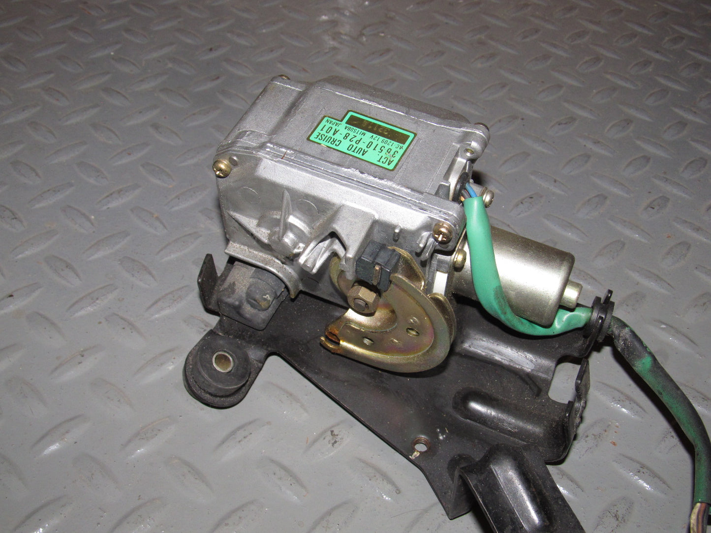 92 93 94 95 Honda Civic OEM Cruise Control Actuator - 36510-P28-A01