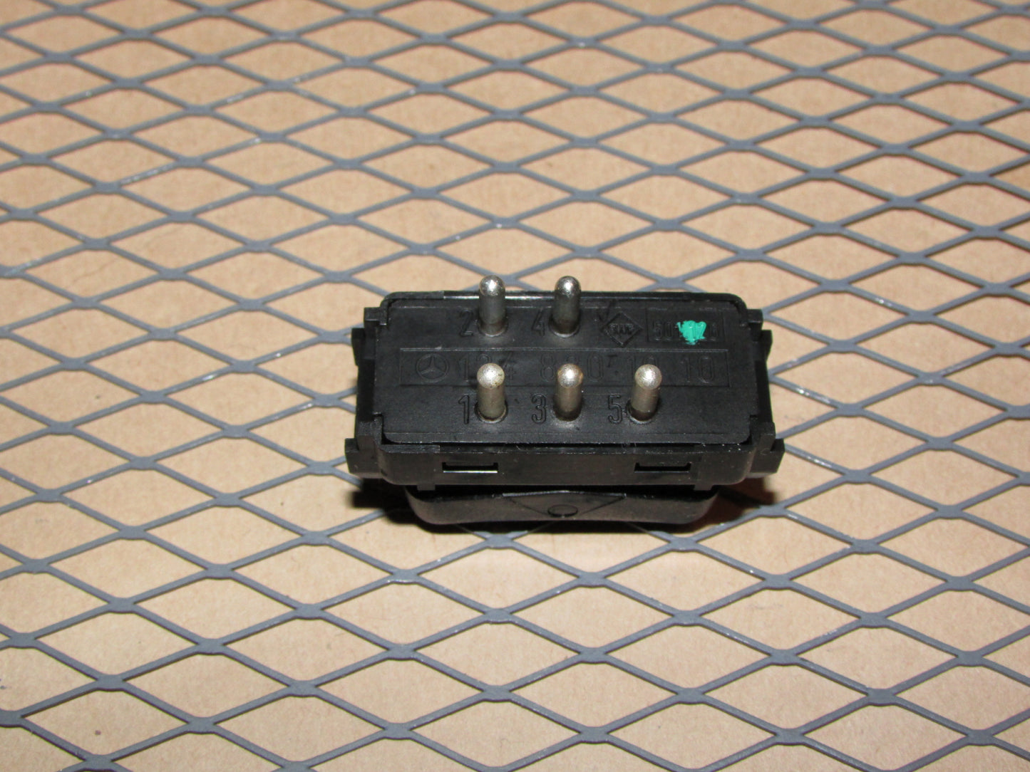 86 87 88 89 90 91 92 93 Mercedes Benz 300E OEM Rear Defroster Switch