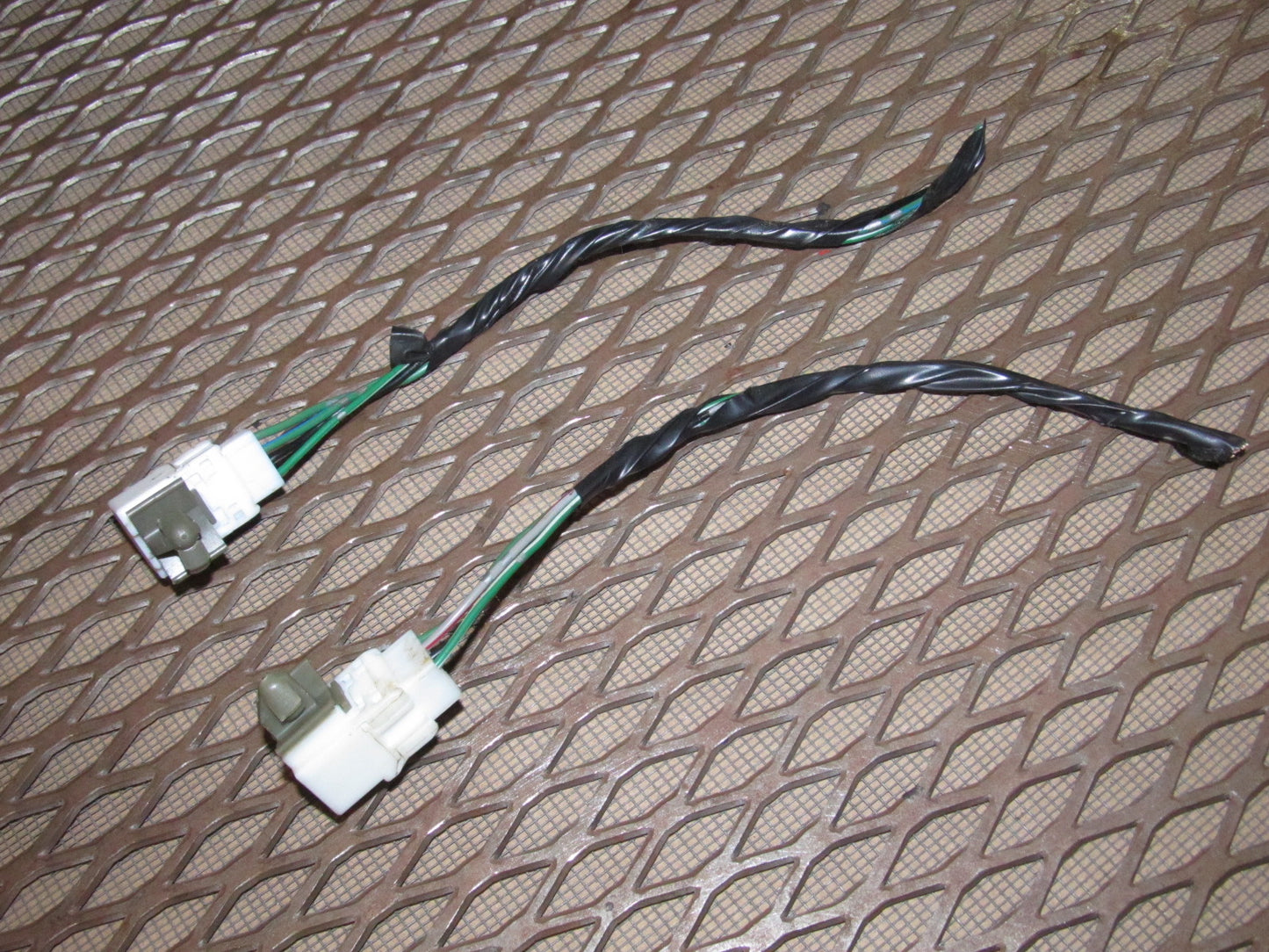 94 95 96 97 Mitsubishi 3000GT OEM Tail Light Pigtail Harness Set