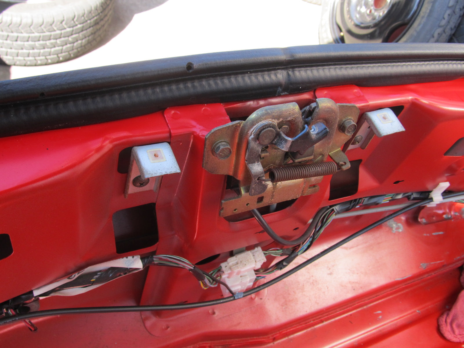 94 95 96 97 Mitsubishi 3000GT OEM Hatch Trunk Latch