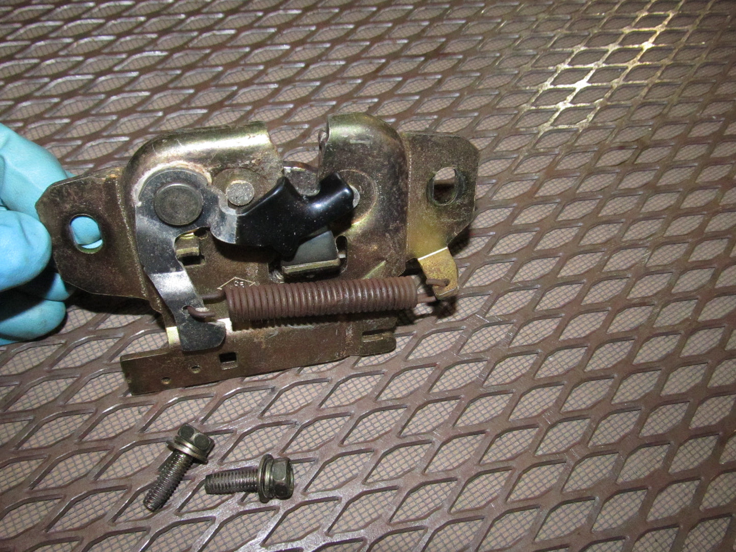 94 95 96 97 Mitsubishi 3000GT OEM Hatch Trunk Latch