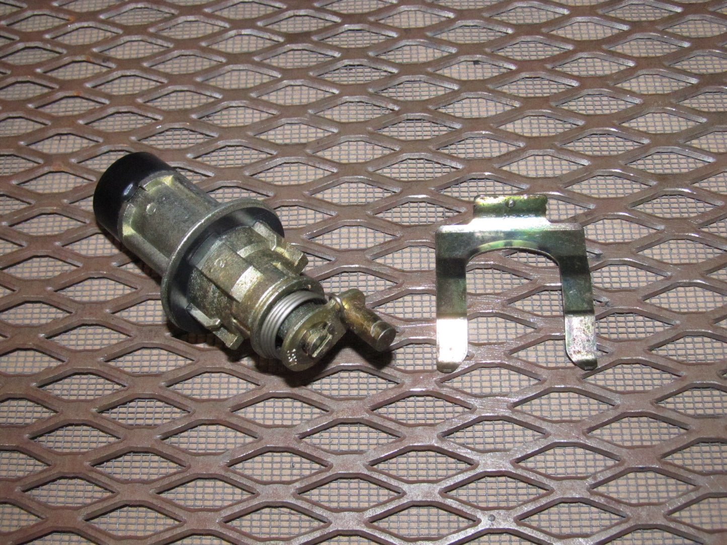 94 95 96 97 Mitsubishi 3000GT OEM Hatch Trunk Lock Tumbler Cylinder