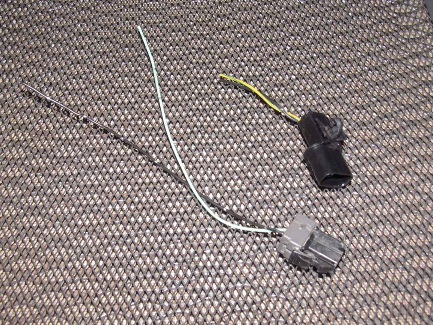 94-97 Mitsubishi 3000GT OEM Front Windshield Wiper Reservoir Tank Pump & Sensor Pigtail Harness