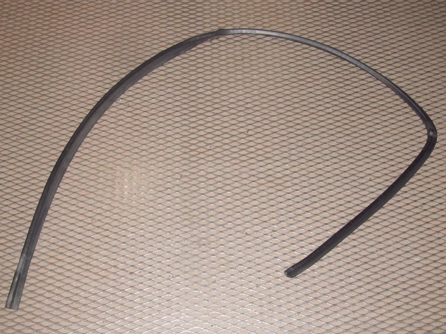 89 90 91 Mazda RX7 OEM Chassis Belt Line Moulding Rubber Seal - Left - 2+0
