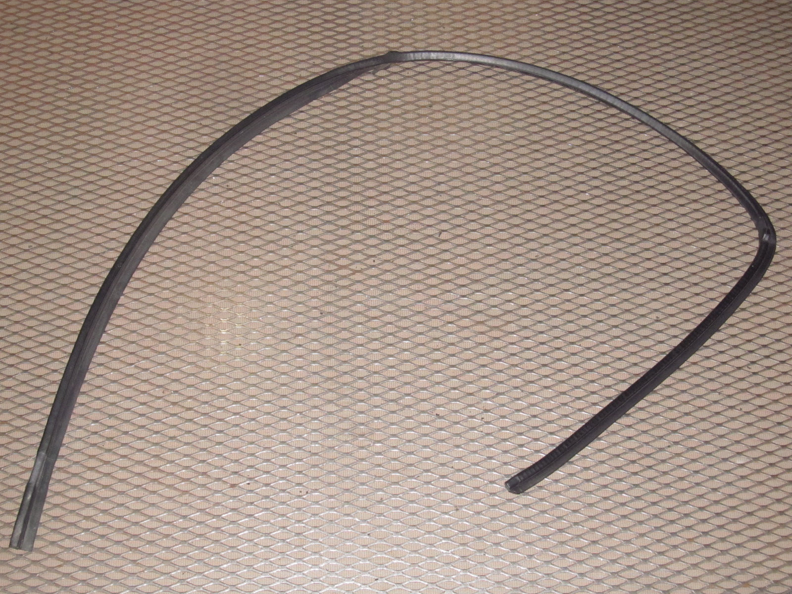 89 90 91 Mazda RX7 OEM Chassis Belt Line Moulding Rubber Seal - Left - 2+0