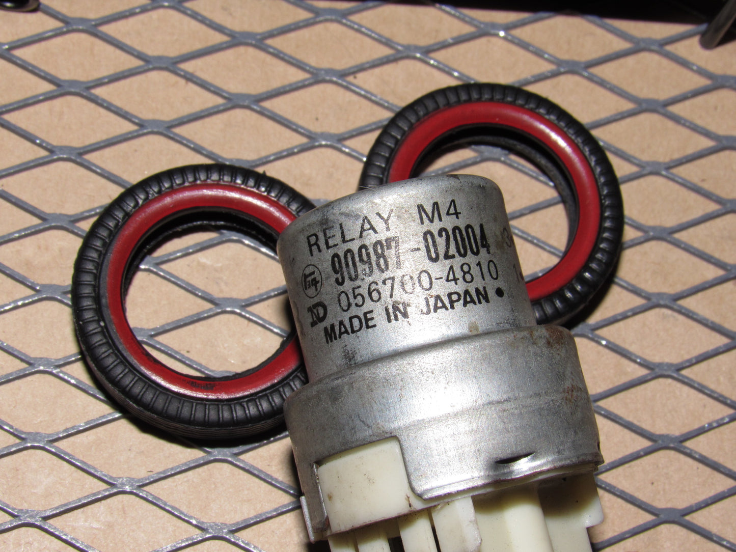 Toyota & Lexus Relay 90987-02004