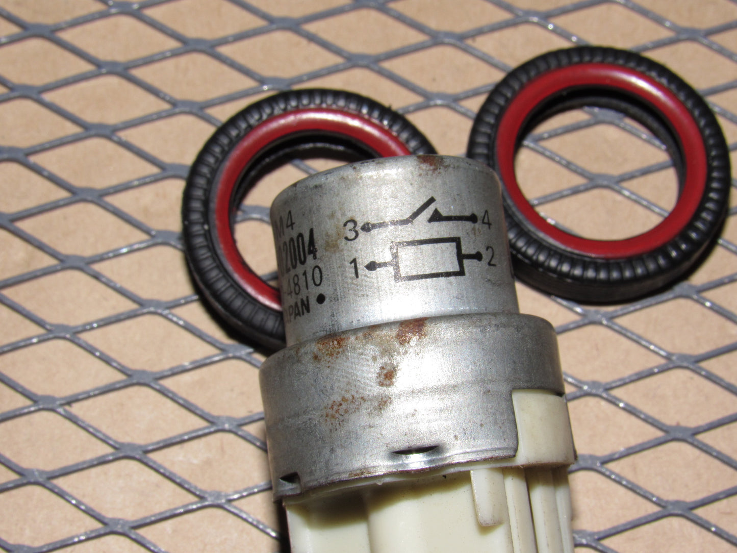 Toyota & Lexus Relay 90987-02004