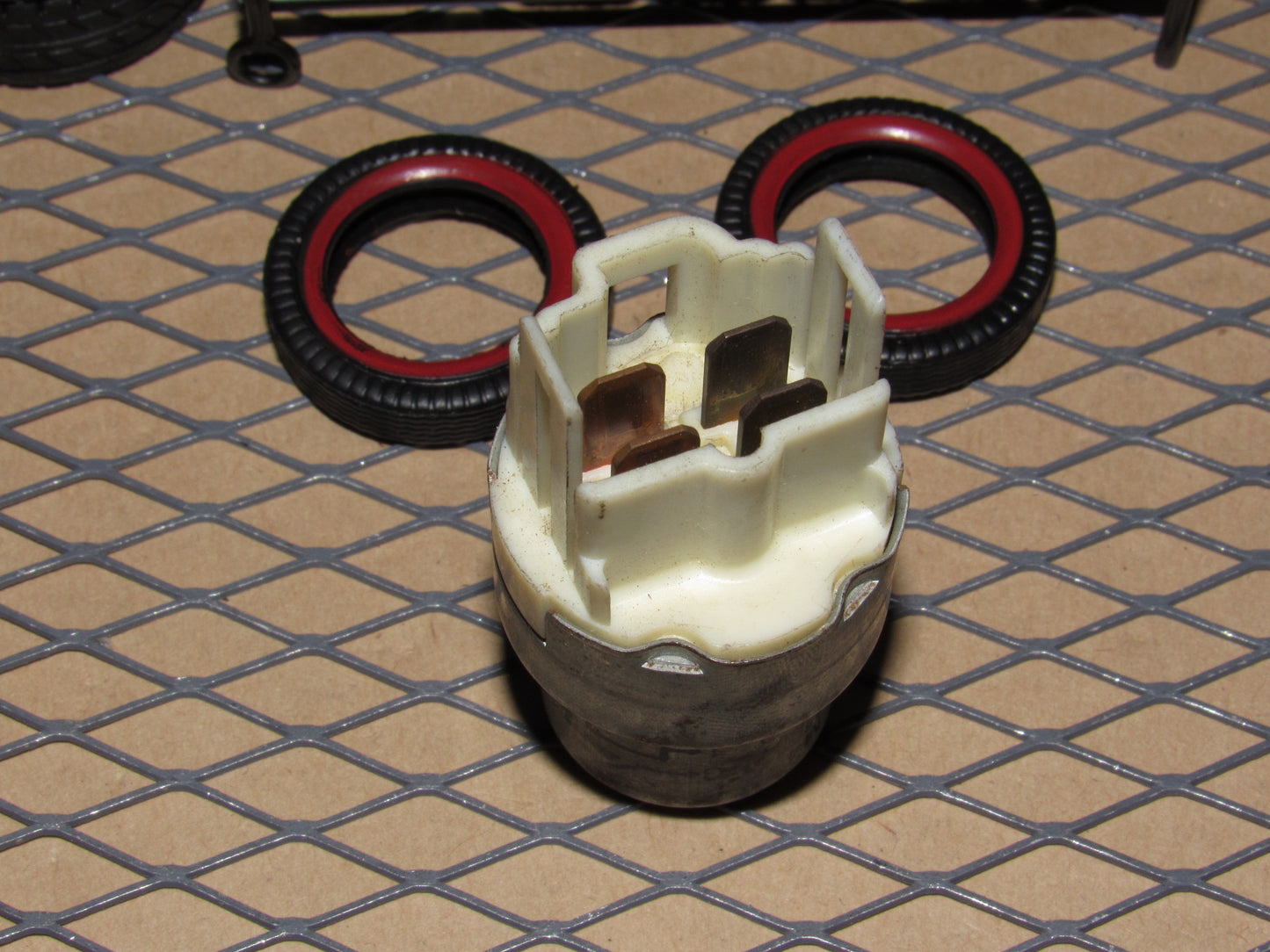 Toyota & Lexus Relay 90987-02004