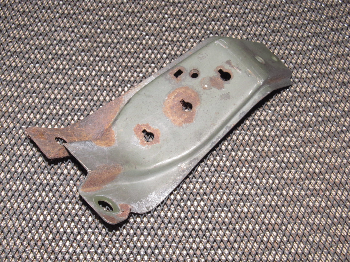 94 95 96 97 Mitsubishi 3000GT OEM Engine Fuse Box Bracket