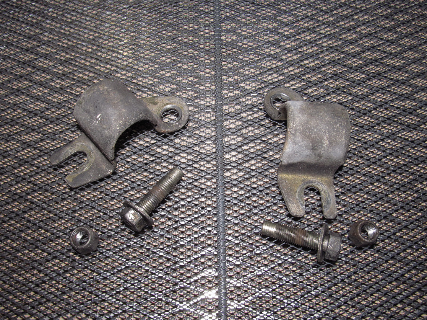 79 80 Datsun 280zx OEM Front Stabilizer Mount Bracket & Bolt
